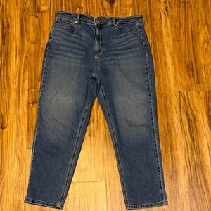 LL Bean women’s 18 petite 18p Jeans Blue classic fit relaxed straight stretch